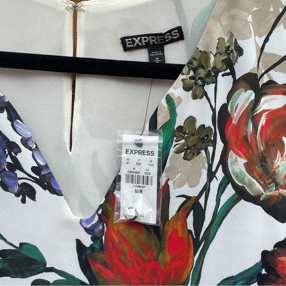 NWT Express floral top - Picture 6 of 8